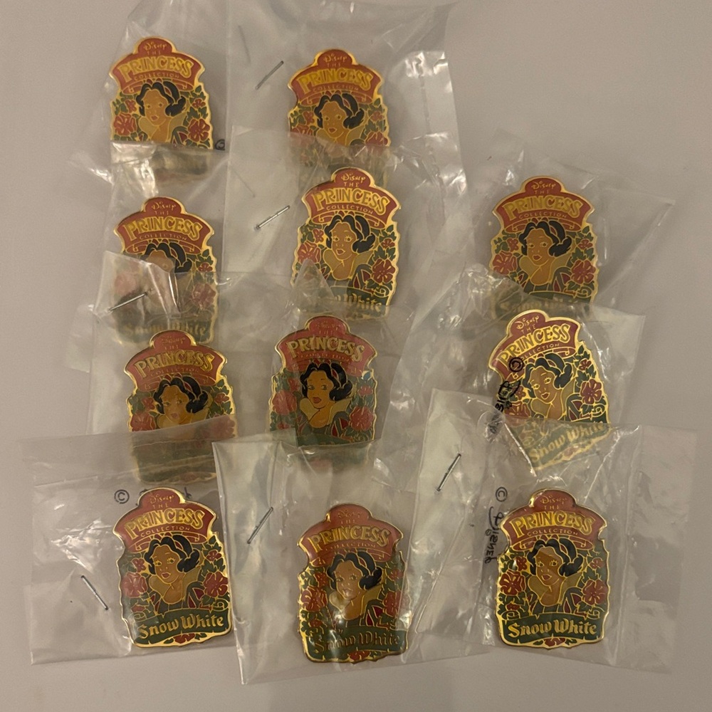 The Princess Collection Snow White Gold-Trim  Pin Bundle—New in Package